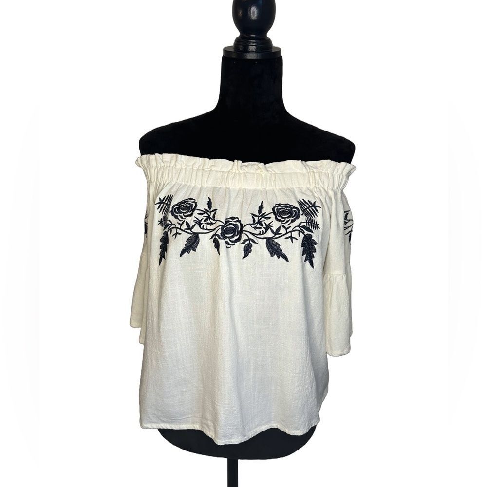 Altar’d State Flip and Flare White/Navy off shoulder blouse size M